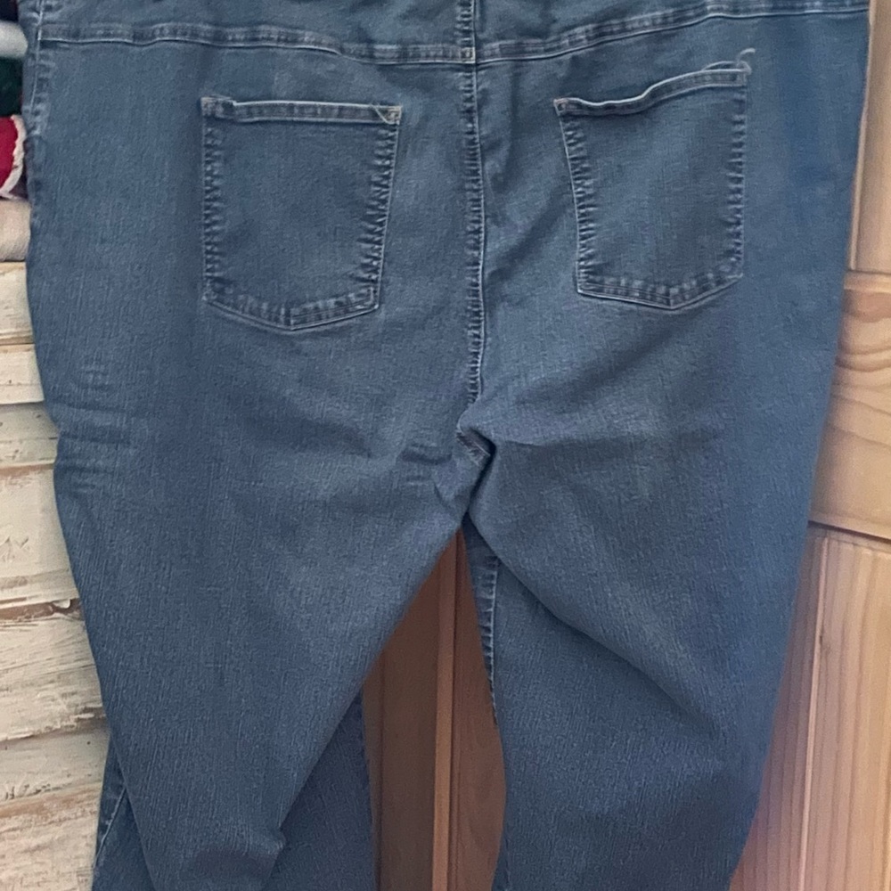 Woman Within Jean capris in very good condition. - Picture 2 of 3